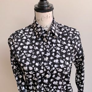 CHAPS Button-Up NO IRON Blouse